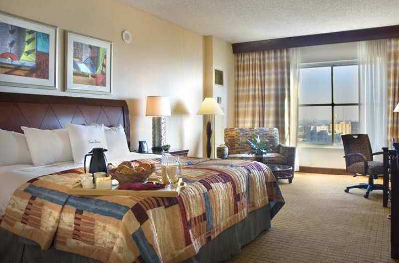 Doubletree By Hilton Modesto Quarto foto